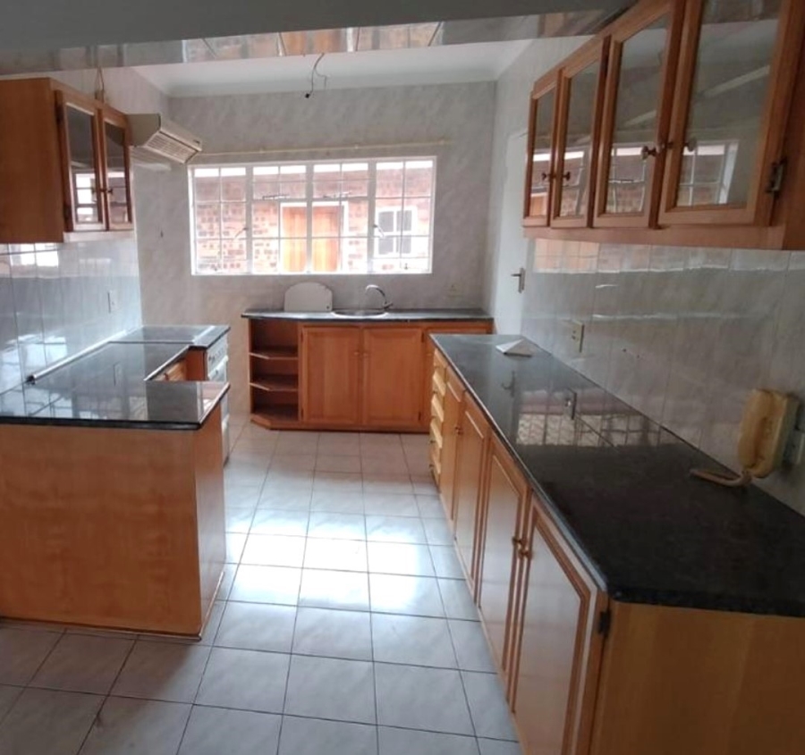 4 Bedroom Property for Sale in Flamwood North West